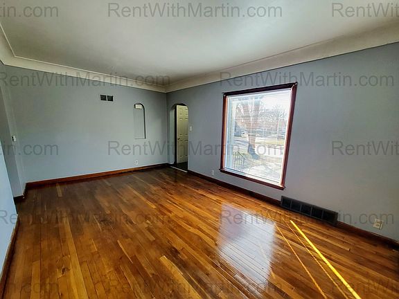 4th image of 500 Boston Ave
