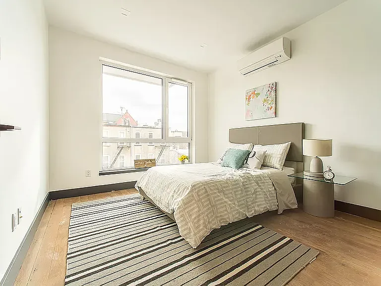 832 Lexington Avenue — Photo 4