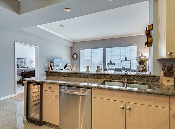 5th image of 3225 Turtle Creek Blvd APT 1510