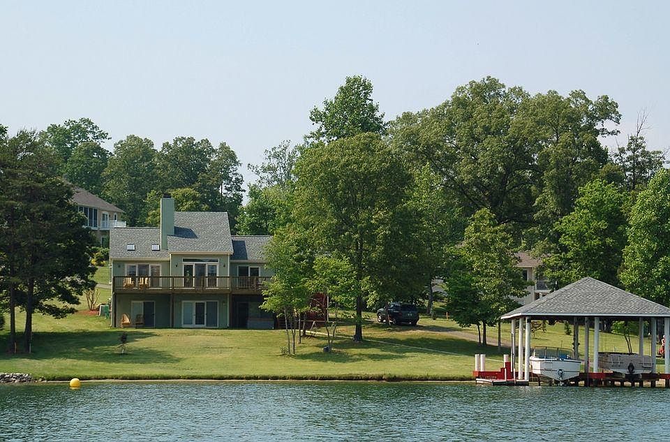 1st image of 105 Saint Christopher Ct