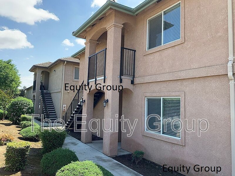 1st image of 2546 W Lark Ave