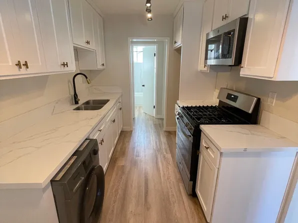 861 N Washington Pl, Long Beach, CA