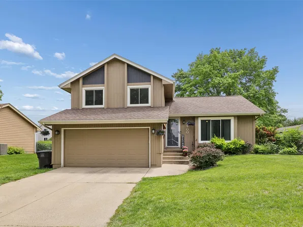 4800 Bel Aire Rd, Des Moines, IA 50310