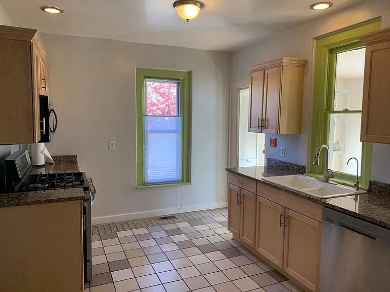 2502 W Argyle Pl — Photo 13