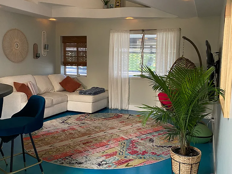 1110 E Campus Dr — Photo 3