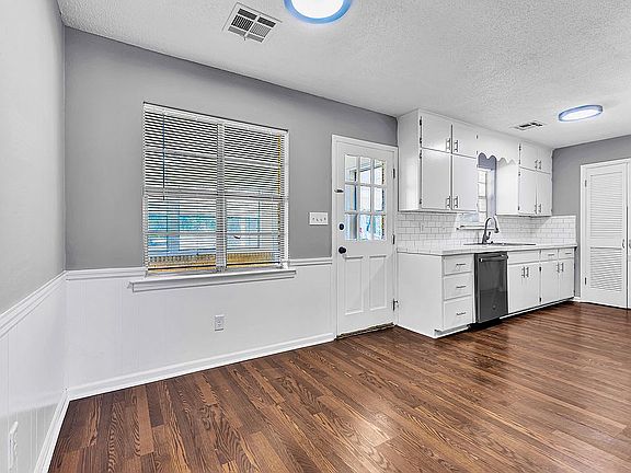 5th image of 152 Baltzer Rd