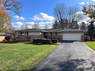 37W097 Brookside Dr, Elgin, IL 60124