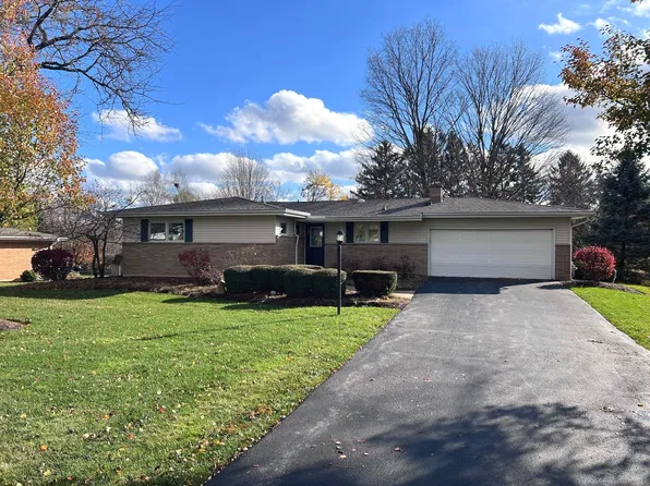 37W097 Brookside Dr, Elgin, IL 60124