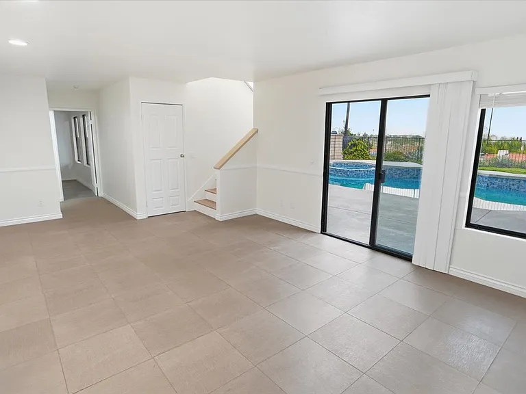 24124 Mentry Dr — Photo 20