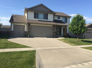 1520 SE Bristol Dr, Waukee, IA 50263
