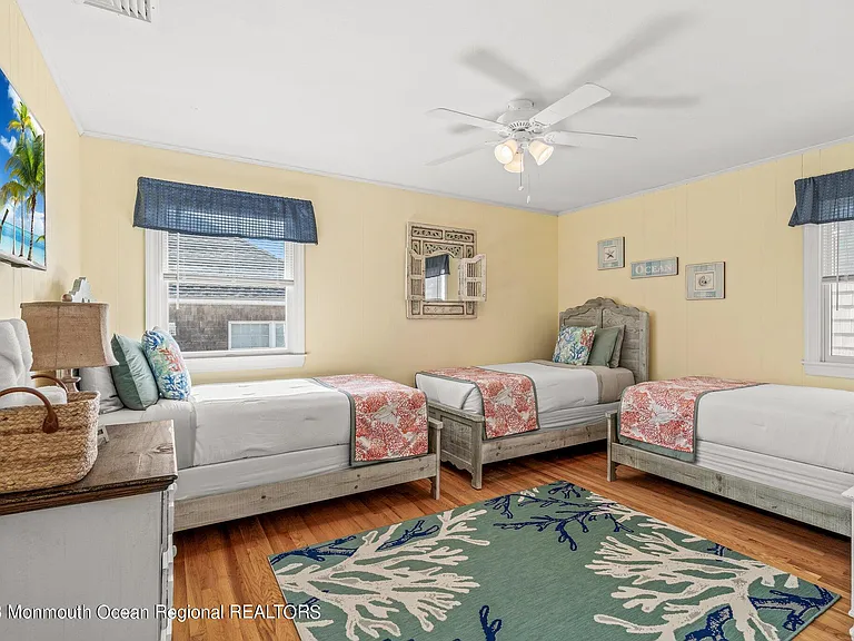 1404 Oceanfront #UPPER — Photo 38