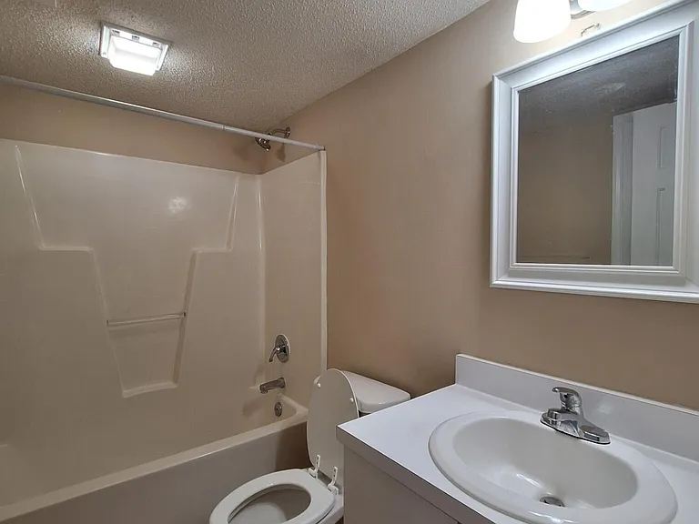 3445 Westgate Dr — Photo 8