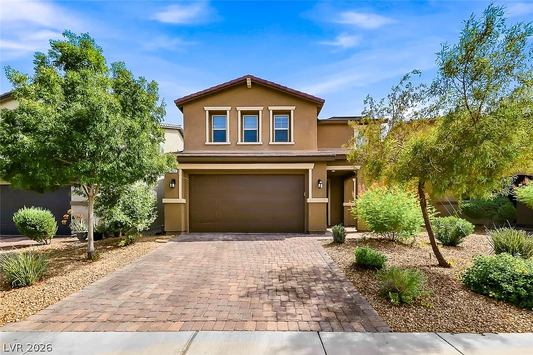 3 bed, 2.5 bath, 1719 sqft, $2,500 — Photo 1