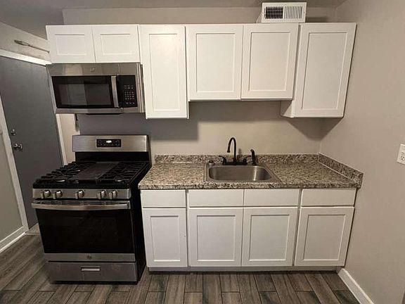 2nd image of 2 Valley Pl N #1L