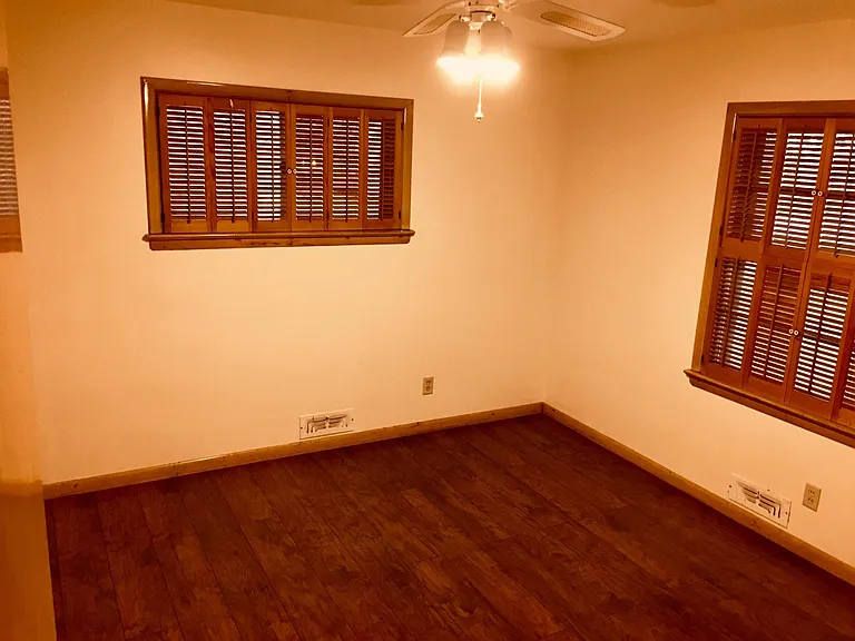 24500 Hilltop Dr — Photo 4