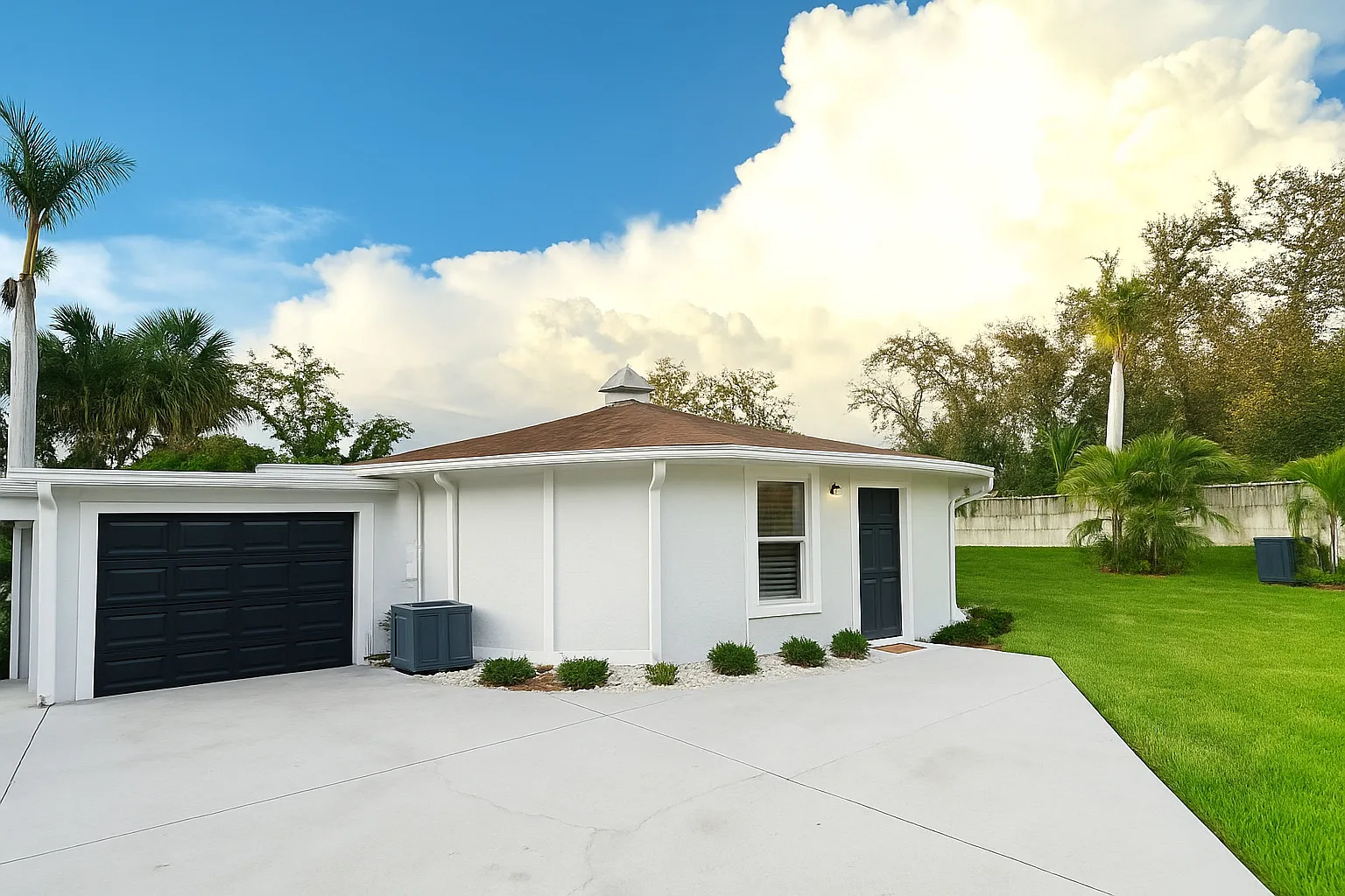2 bed, 1.5 bath, 1000 sqft, $1,700 — Photo 1