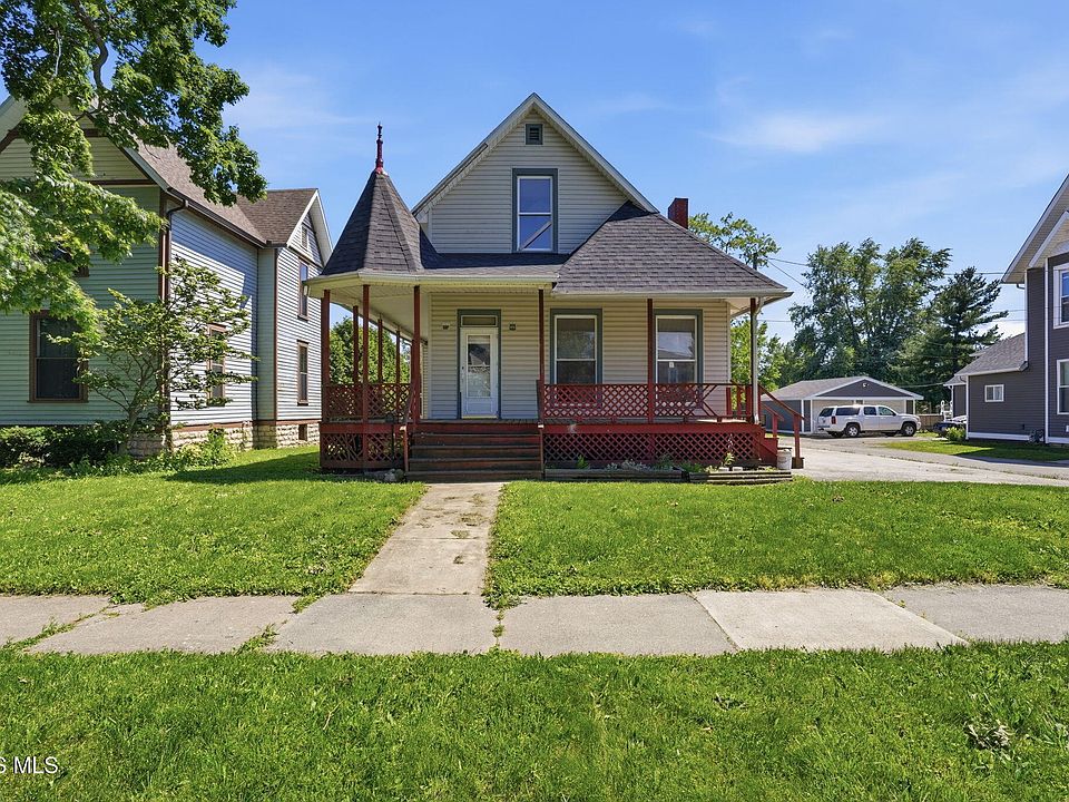 1st image of 309 W Broadway St