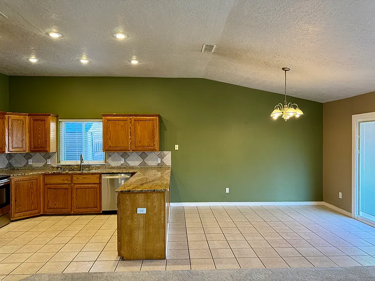 3616 Benjamin Davis Dr — Photo 5