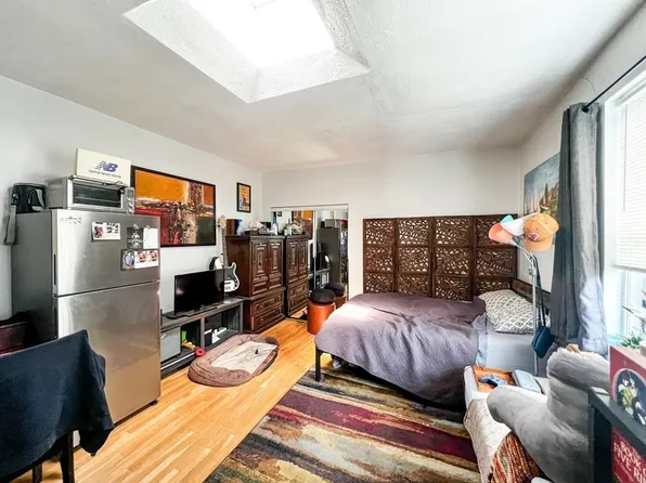 1427 Commonwealth Ave, Brighton, MA