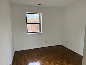 Flying Hills Apartments — Photo 11