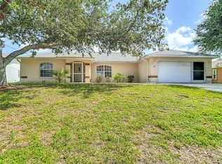 104 Mark Twain Ln, Rotonda West, FL 33947