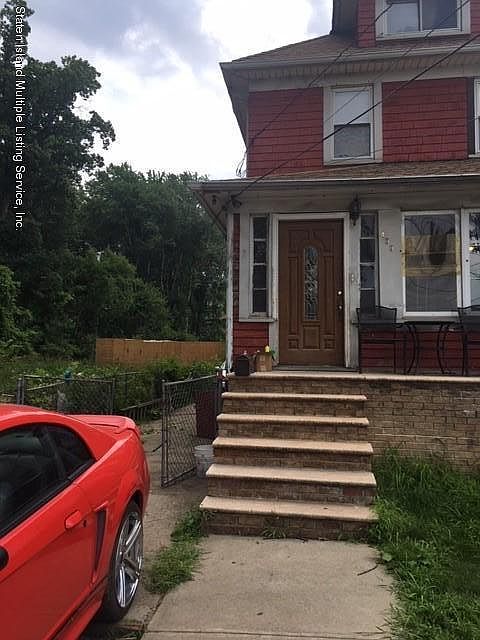 2nd image of 433 Northfield Ave