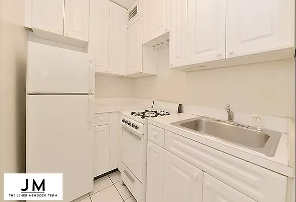 Rented by REAL New York | media 3