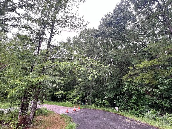 4th image of 6 Wilderness Ln #14