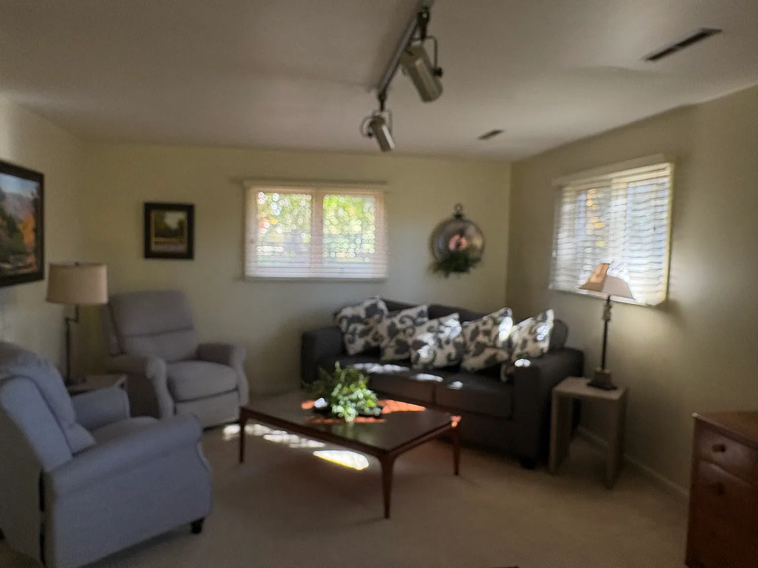 1 bed, 1200 sqft, $1,200 — Photo 1