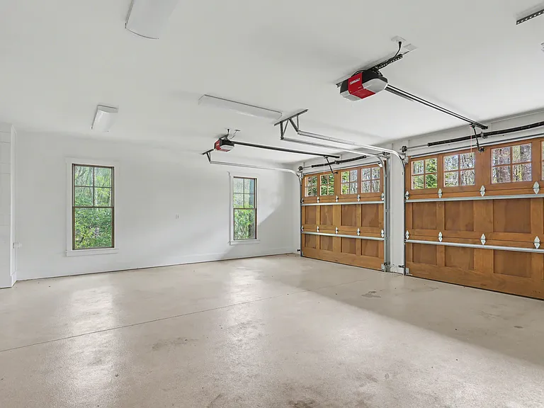 545 Cross Creek Trl — Photo 63