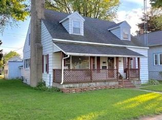 915 Main St, Marinette, WI 54143