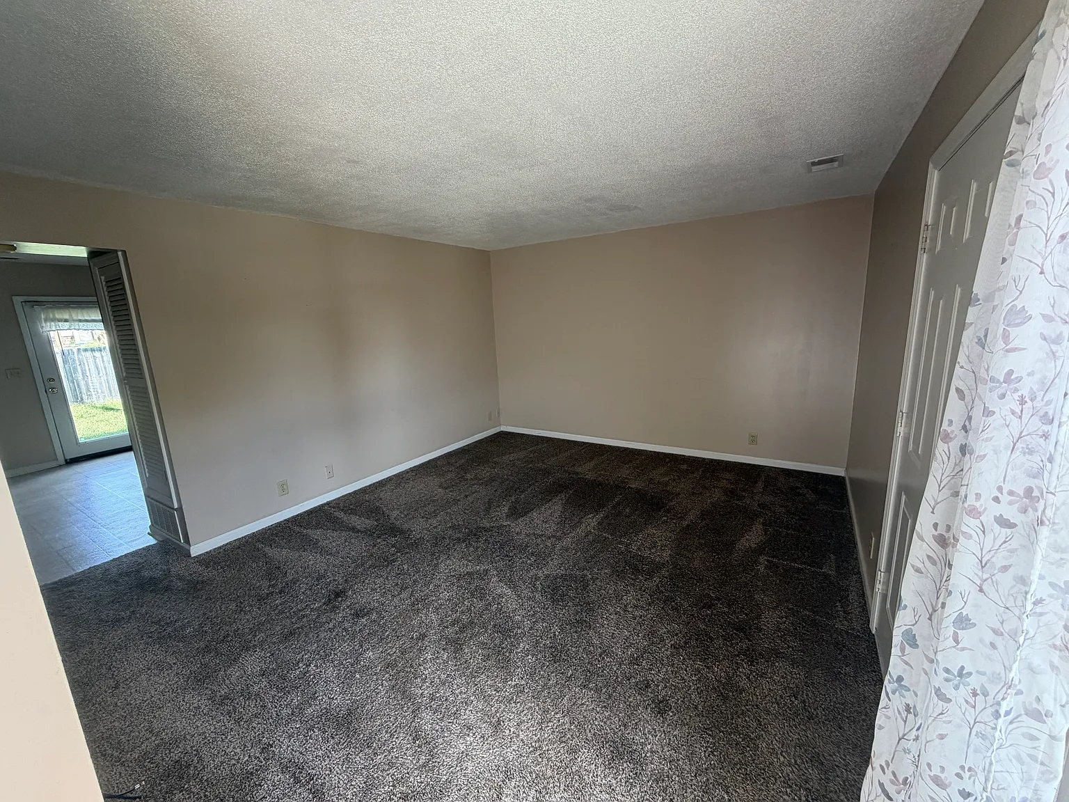 2 bed, 1285 sqft, $1,500 — Photo 3