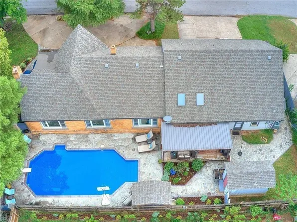 901 S 12th St, Chickasha, OK 73018