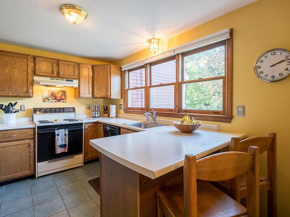 1102 Lords Ct Wilmington MA 01887 Zillow
