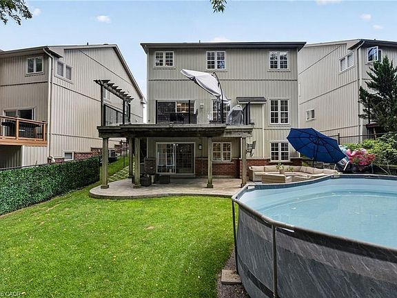 5th image of 60 Meadowglen Blvd