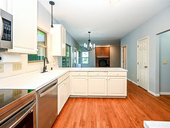 5th image of 10215 Willow Dr