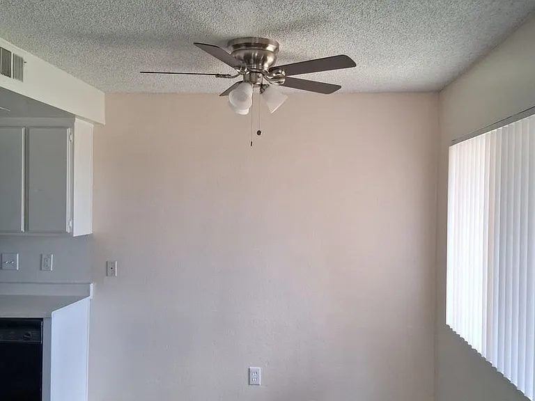 350-352 S Monte Vista St — Photo 10