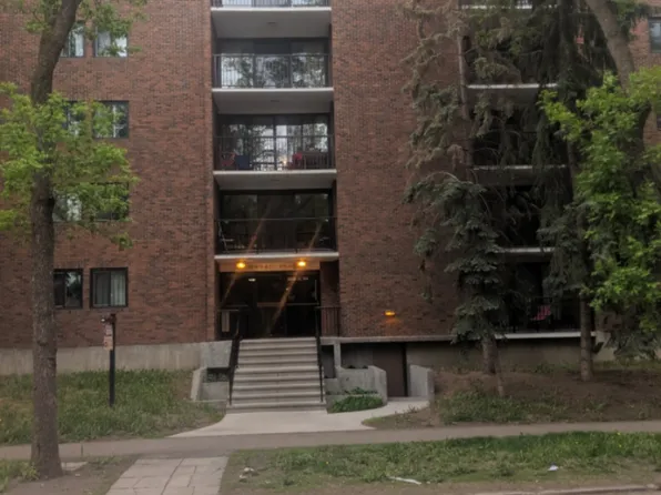 11011 86th Ave NW #104, Edmonton, AB T6G 0X1