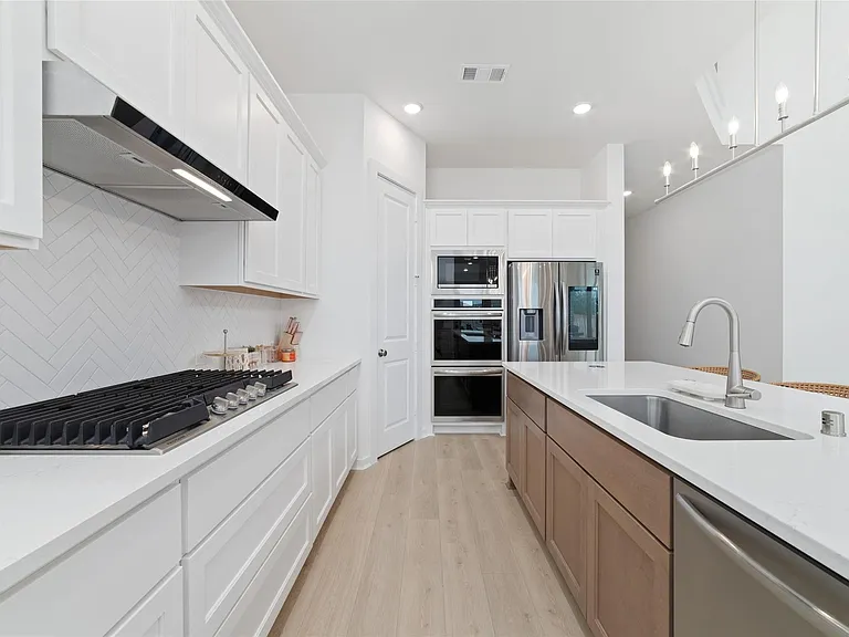 24711 Hibiscus Garden Way — Photo 21