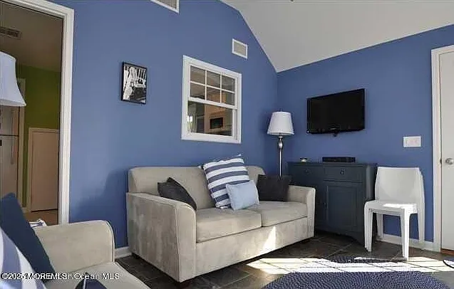 429 Euclid Ave — Photo 6