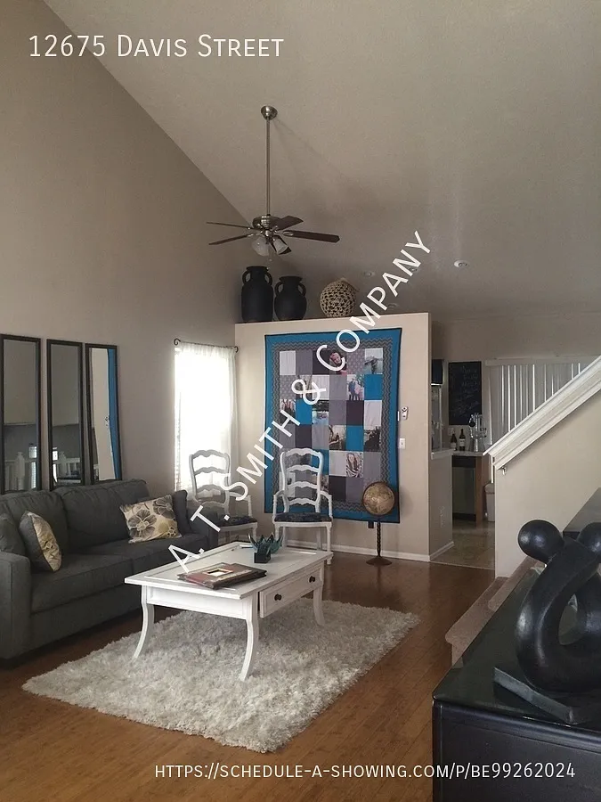 3-Bedroom Tri-Level Home in Brandywine Community Broomfield — Photo 2