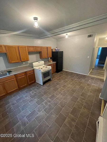 3rd image of 508 2nd Street