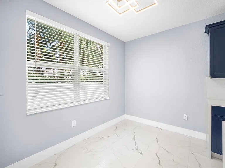 5030 SW 155th Ter — Photo 10