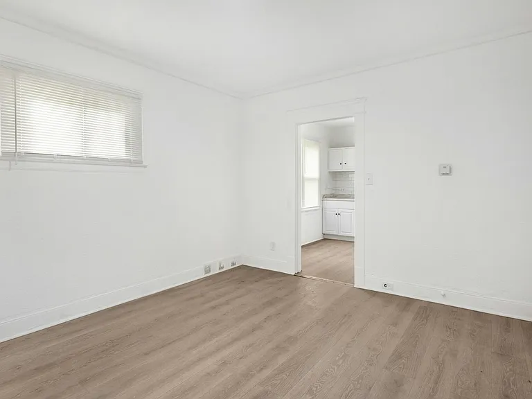 10413 Mount Auburn Ave #B — Photo 10