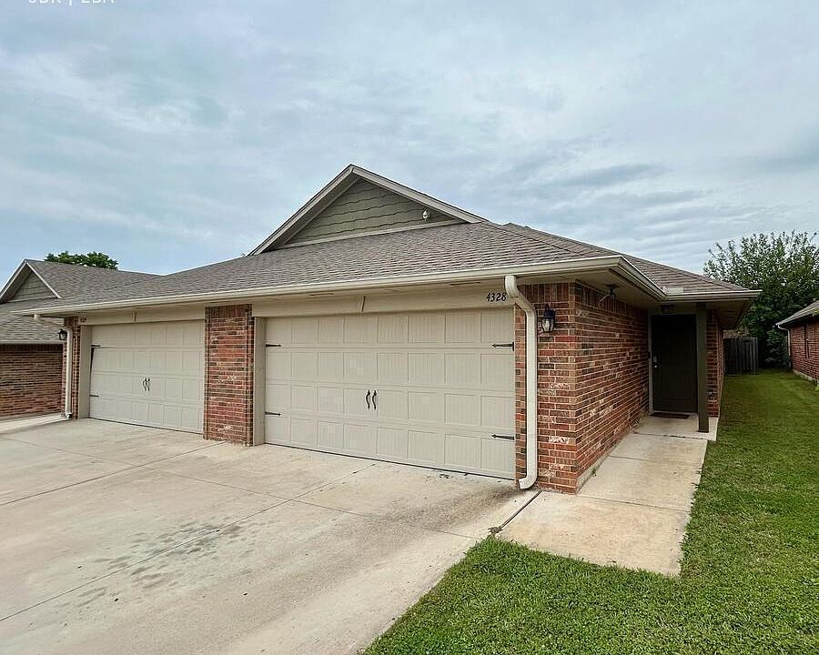 1st image of 4328 Edinburg Way
