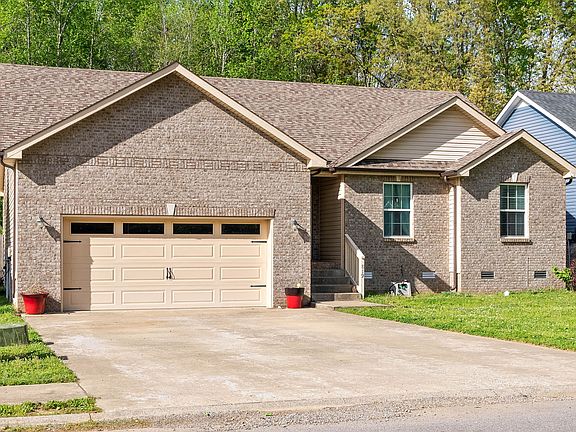 2nd image of 819 Shelton Cir