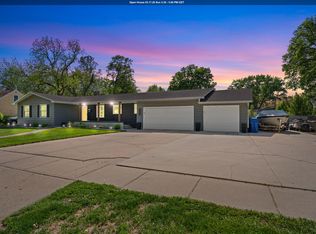 609 Thomas St, Vermillion, SD 57069