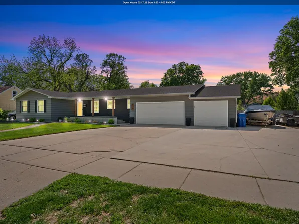 609 Thomas St, Vermillion, SD 57069
