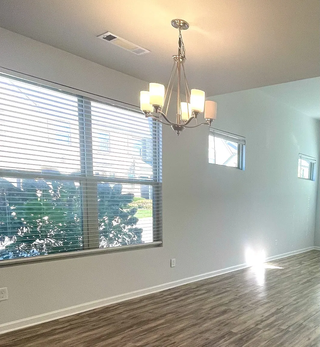 3 bed, 2.5 bath, 1810 sqft, $2,200 — Photo 4