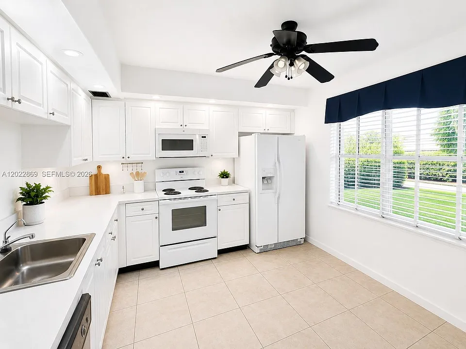 1200 SW 125th Ave #208L